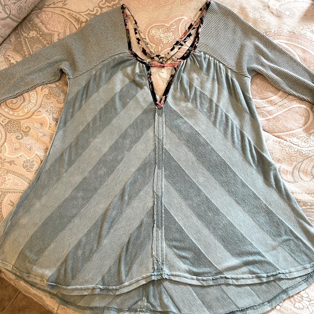 Gimmicks strappy top